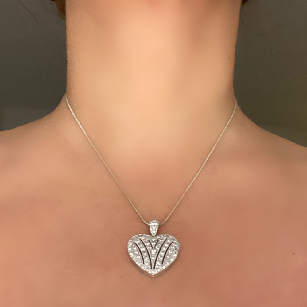 Heart locket pendant